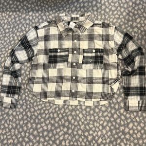 Black and White Cropped Flannel